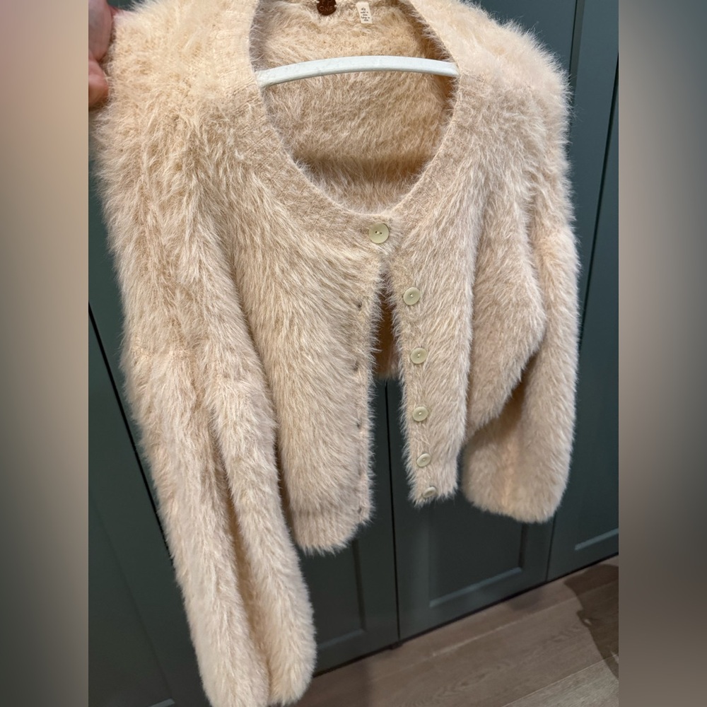 Free people fuzzy cardigan - light pink - size small
